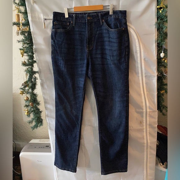Lucky Brand Men’s, Athletic Straight, Medium-wash Jeans. Size 34x32. - Picture 1 of 6